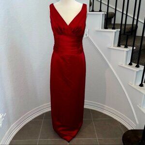 New w/tags sleeveless v-neck ruched satin red dress w/slim skirt & back slit. 8